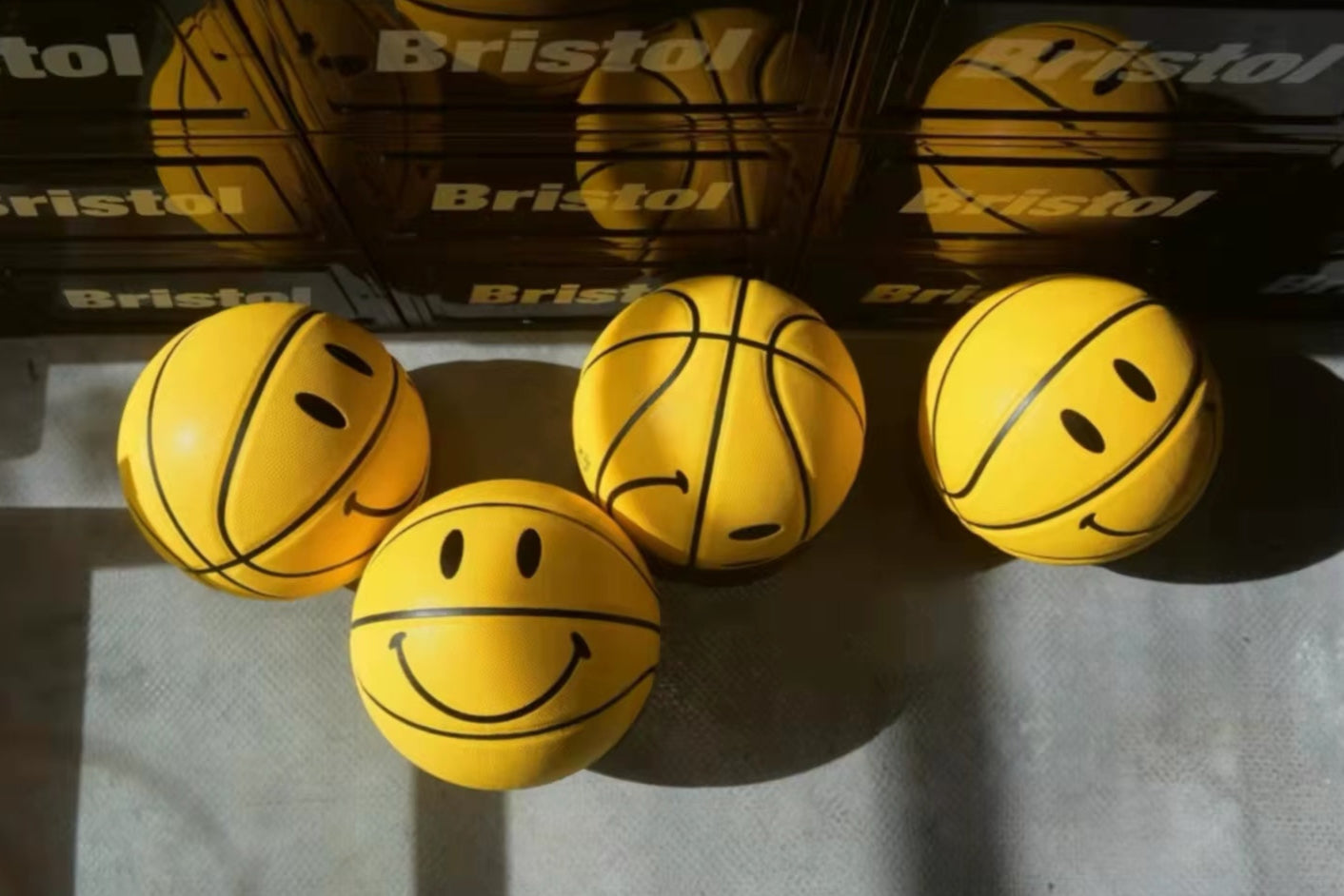 NYC LIMITED EDITION - SMILEY FACE BALL