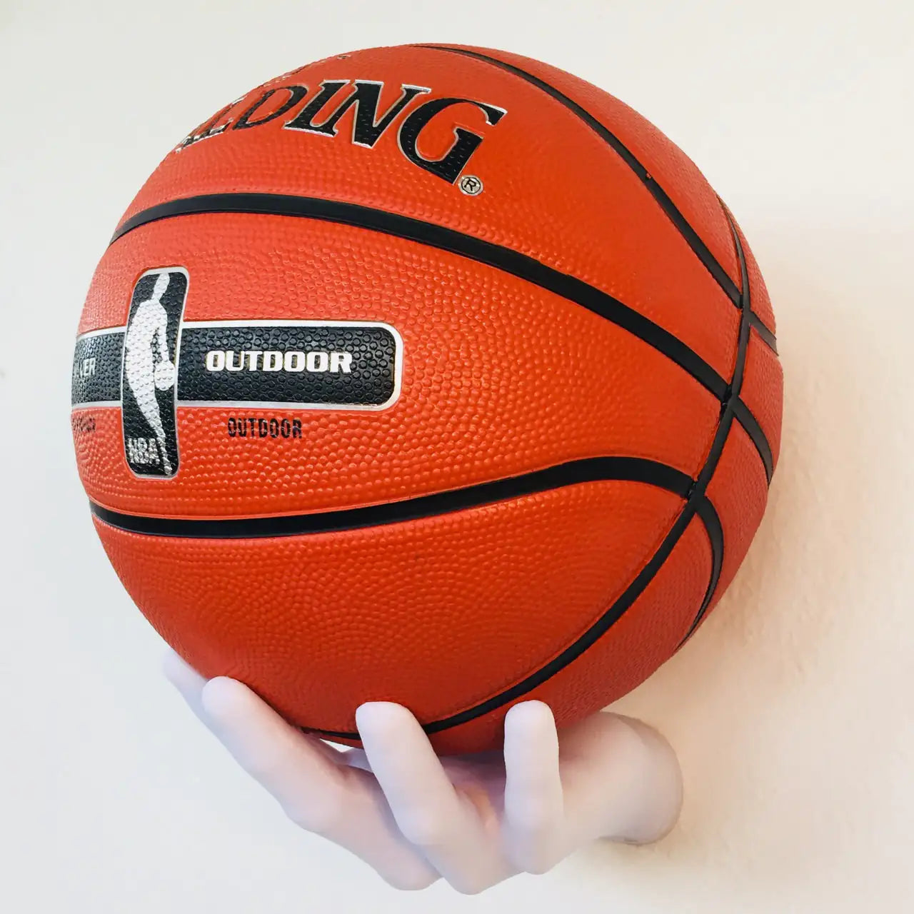 BASKETBALL CLAW - UNIVERSAL BALL HANGER